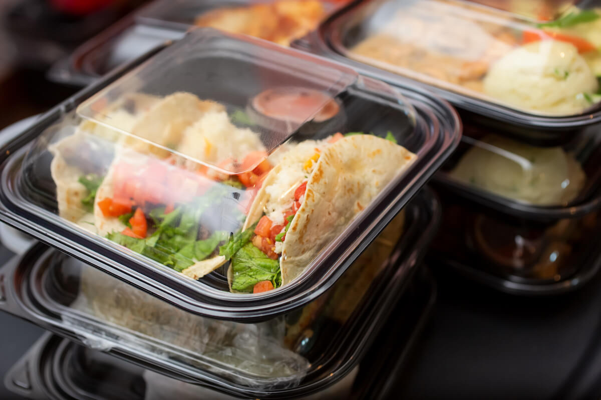 Dine in vs takeout trends: food in take-out containers
