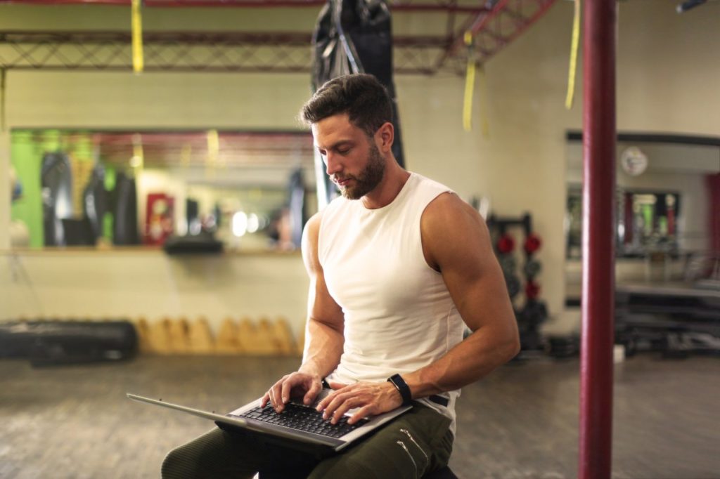 How to get personal training clients: Manage online reviews