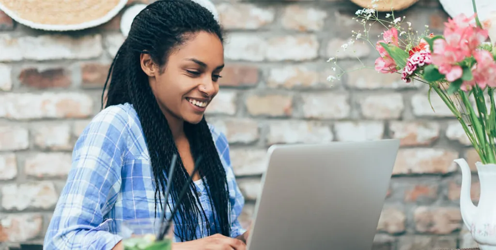 Lead generation: woman using a laptop