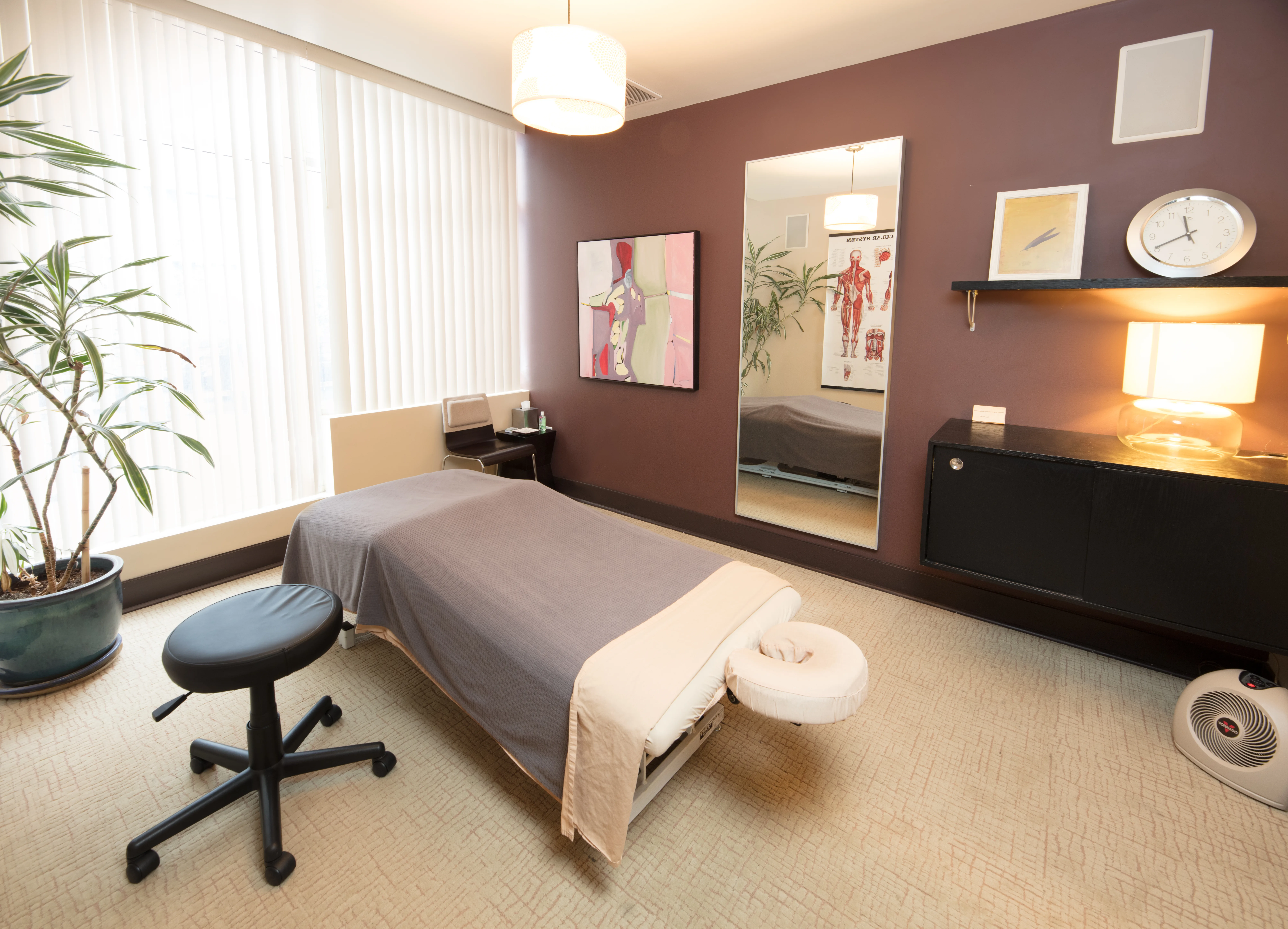 Photo of inside of a massage room from PSOAS Massage
