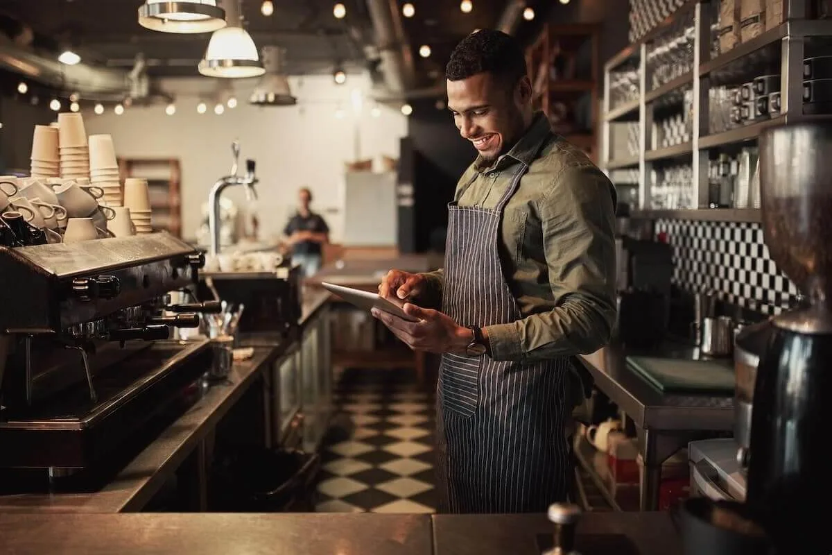 Manager using a tablet